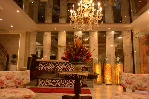 Lobby lounge