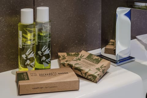 Economy Double Room | Minibar, in-room safe, desk, laptop workspace