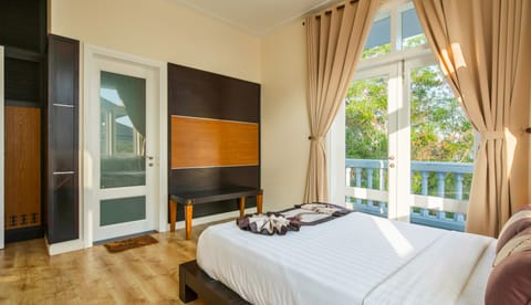 Villa, 3 Bedrooms | 3 bedrooms, down comforters, minibar, in-room safe