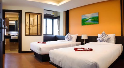 Standard Twin Room | In-room safe, desk, rollaway beds, free WiFi