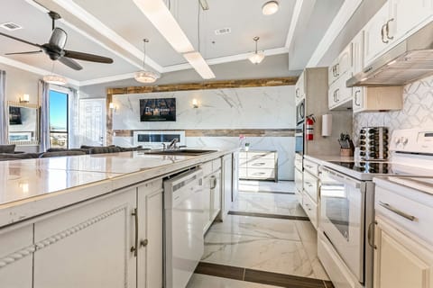 Premium Penthouse, 5 Bedrooms | Private kitchen | Fridge, microwave, oven, stovetop