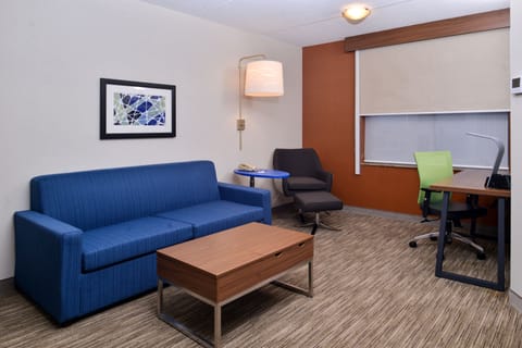 Suite, 1 Bedroom | 1 bedroom, in-room safe, desk, laptop workspace