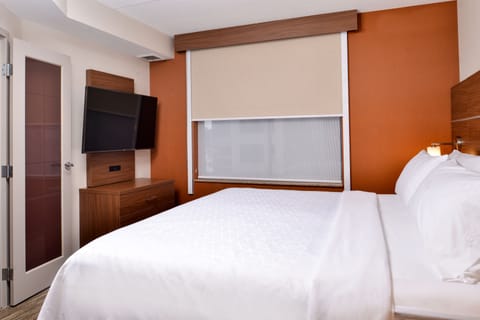 Suite, 1 Bedroom | 1 bedroom, in-room safe, desk, laptop workspace
