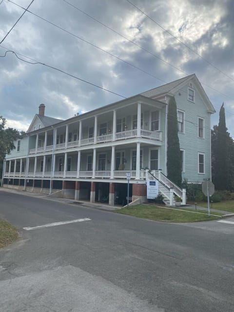 Station 18 and Poe to Playground, Tennis and Pickleball