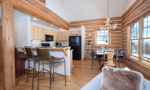 Rosebud 2, Kitchen, 1