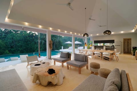 Villa, 5 Bedrooms, Smoking, Private Pool | Living room