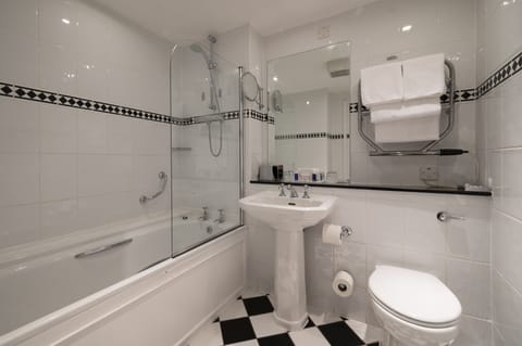 Standard Double Room | Bathroom | Free toiletries, hair dryer, soap, shampoo