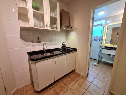 Superior Apartment | Private kitchen | Fridge, microwave, stovetop, toaster