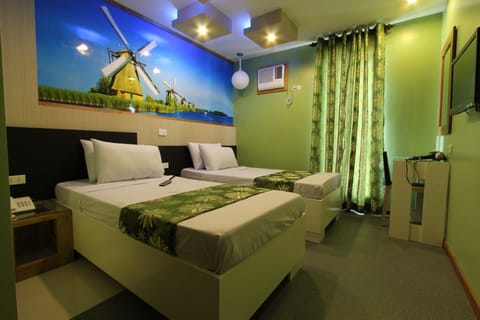 Standard Twin Room | In-room safe, desk, free WiFi, bed sheets