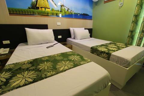 Standard Twin Room | In-room safe, desk, free WiFi, bed sheets