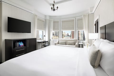 Superior Room (King) | Egyptian cotton sheets, premium bedding, down comforters, pillowtop beds