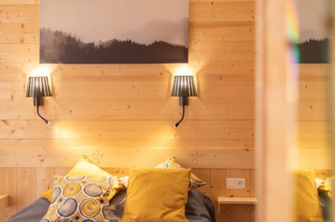 Triple Room Chalet Spirit with Cour view | Desk, soundproofing, cribs/infant beds, free WiFi