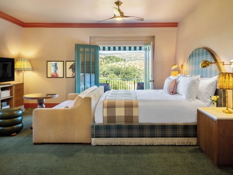 The LPP Suite with Sleeper Sofa | Egyptian cotton sheets, premium bedding, down comforters, pillowtop beds