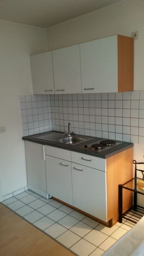 Comfort Double Room, Balcony | Private kitchen | Fridge, stovetop, electric kettle