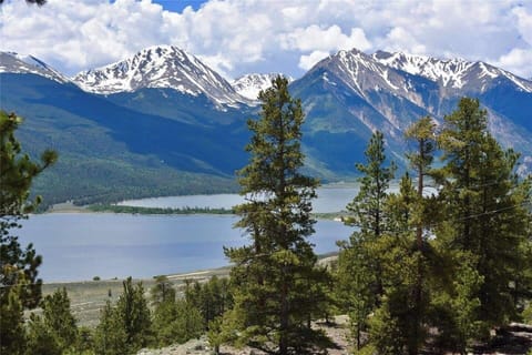 Find your peace amidst the tranquil lakes and towering mountains.