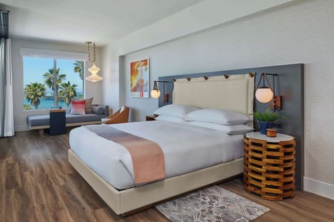 Suite (Dreamscape) | Premium bedding, minibar, in-room safe, laptop workspace