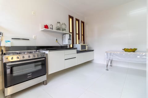 House | Private kitchen | Fridge, microwave, oven, toaster