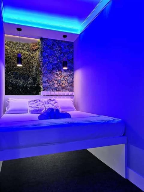 Mini Double Room con baño compartido | Hypo-allergenic bedding, soundproofing, iron/ironing board, free WiFi
