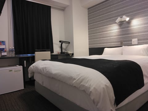 Double Room, Non Smoking | Desk, blackout drapes, iron/ironing board, free WiFi