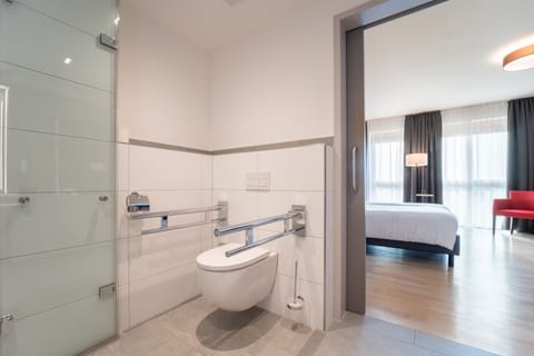 Comfort Plus Double Room | Bathroom | Shower, rainfall showerhead, hair dryer, towels