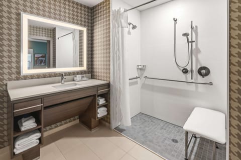 Suite, 1 Queen Bed, Accessible (Mobility & Hearing, Roll-in Shower) | Bathroom shower