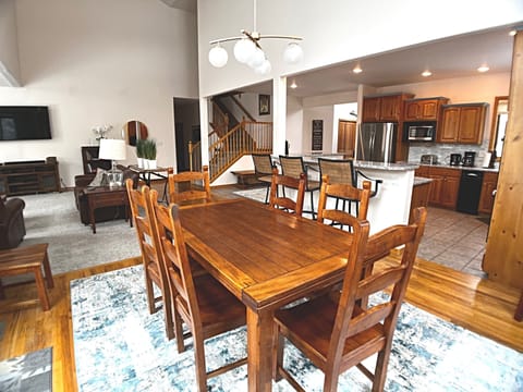 Dining Area with Extending Table Ends - Seats up to 10. 5 Countertop Bar Seats