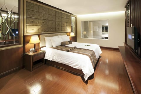 Executive Suite, City View | Premium bedding, down comforters, minibar, in-room safe