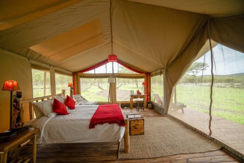 Luxury Tent | In-room safe, iron/ironing board, bed sheets