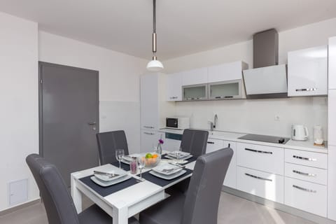 Apartment (Comfort Two Bedroom SeaView Apartment) | Private kitchen | Fridge