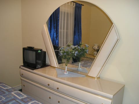 Superior Suite, 1 Bedroom, Garden View (Domino Suite) | 2 bedrooms, individually decorated, individually furnished