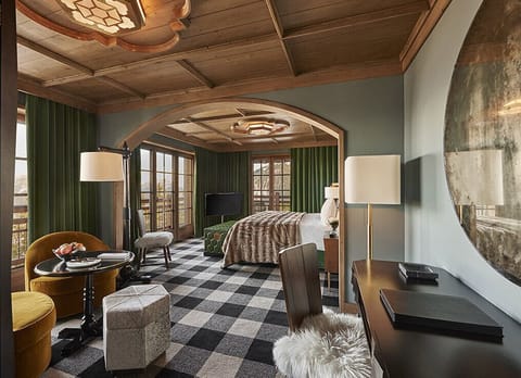 Premium bedding, free minibar items, in-room safe, desk