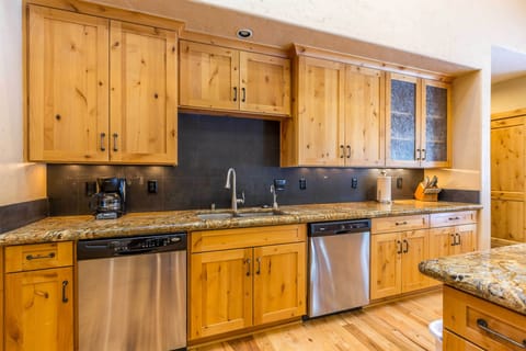 Kitchen - Main Level