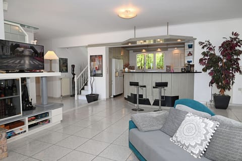 Luxury Villa | 5 bedrooms, iron/ironing board, free WiFi, bed sheets