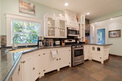 House (Charleston House Vacation Rental of C) | Private kitchen | Full-size fridge, oven, stovetop, dishwasher