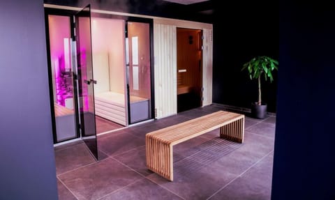 Sauna, spa tub, steam room