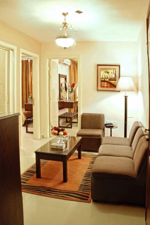 Suite, 2 Bedrooms | Living area | TV