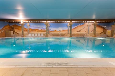 2 indoor pools, outdoor pool, sun loungers