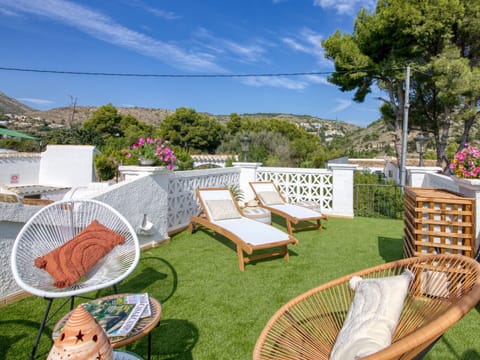 Sky, Plant, Property, Cloud, Nature, Green, Tree, Outdoor Furniture, Interior Design