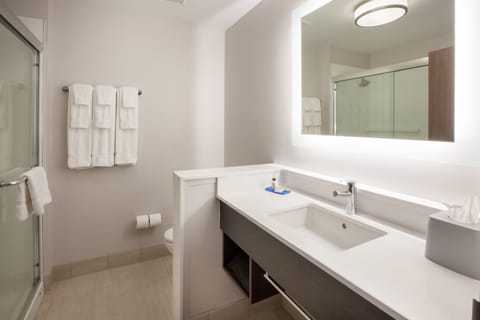 Standard Room, 2 Queen Beds | Bathroom | Free toiletries, hair dryer, towels