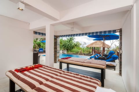 Panoramic Villa | Massage in accommodation