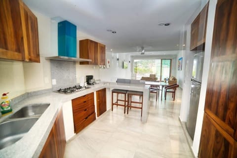 Large Kitchen with All Ameneties