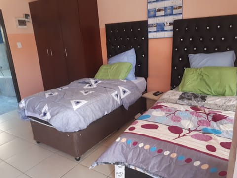 Deluxe Single Room | Iron/ironing board, free WiFi, bed sheets