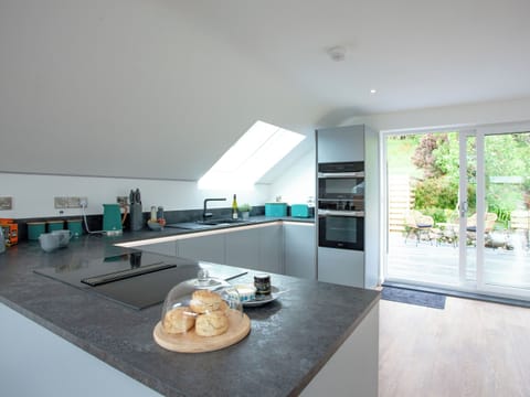 Kitchen | Little Foxes, Perranporth