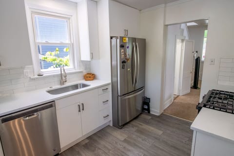 Main Level | Kitchen