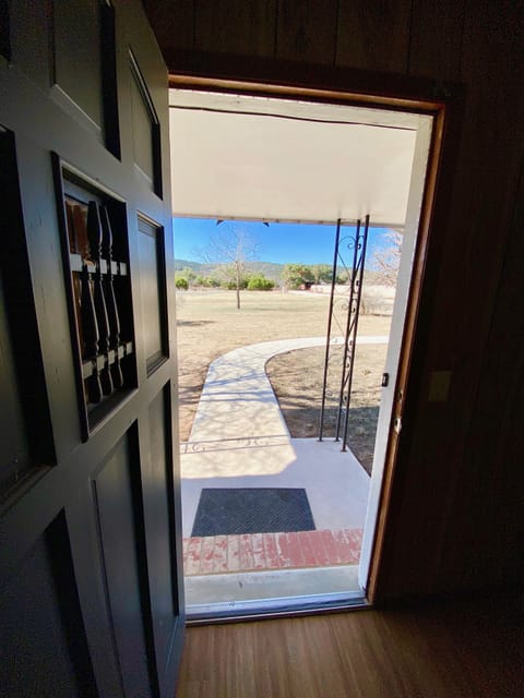 NORTH STAR - Welcome to North Star! Private, acreage, bring your pets, golf cart or polaris!