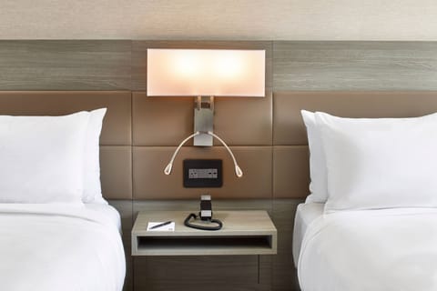 Premium bedding, in-room safe, desk, laptop workspace