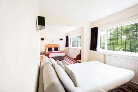 Family Room, 1 Double Bed with Sofa bed, Non Smoking (with Sofabed) | Desk, laptop workspace, iron/ironing board, free WiFi