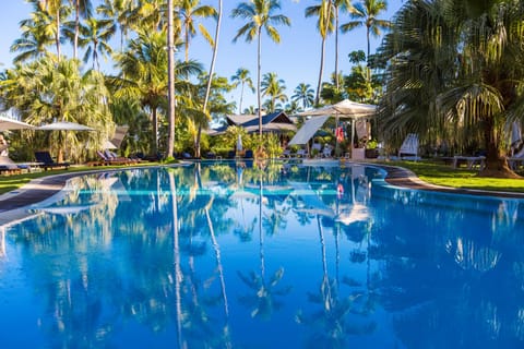 Poolside bar