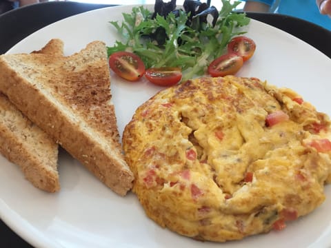 Daily cooked-to-order breakfast (THB 250 per person)
