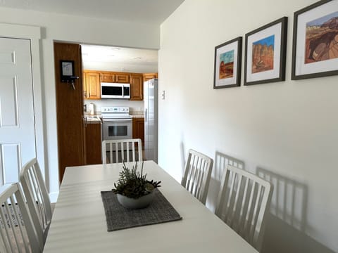 Dining area/kitchen